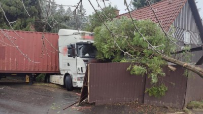 Žena chtěla projet místem nehody, policisté jí zadrželi řidičský průkaz a dál už nedojela