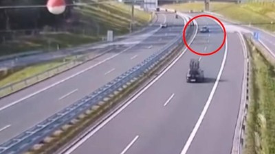 VIDEO: Hazard se životy! Za první půlrok se ocitlo v protisměru již 18 aut, naposledy čtyřiapadesátiletá řidička na dálnici D 35